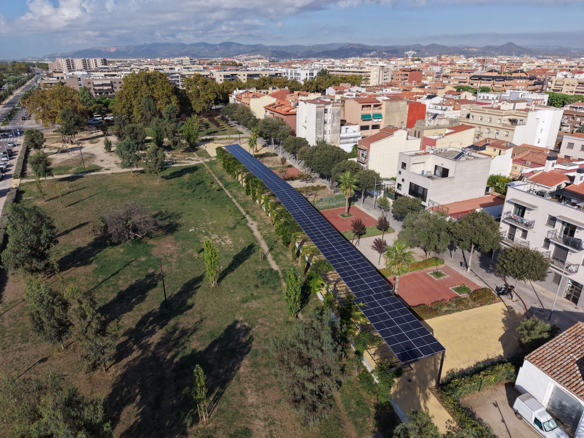 Instal·lació fotovoltaica Pèrgola Barceloneta
